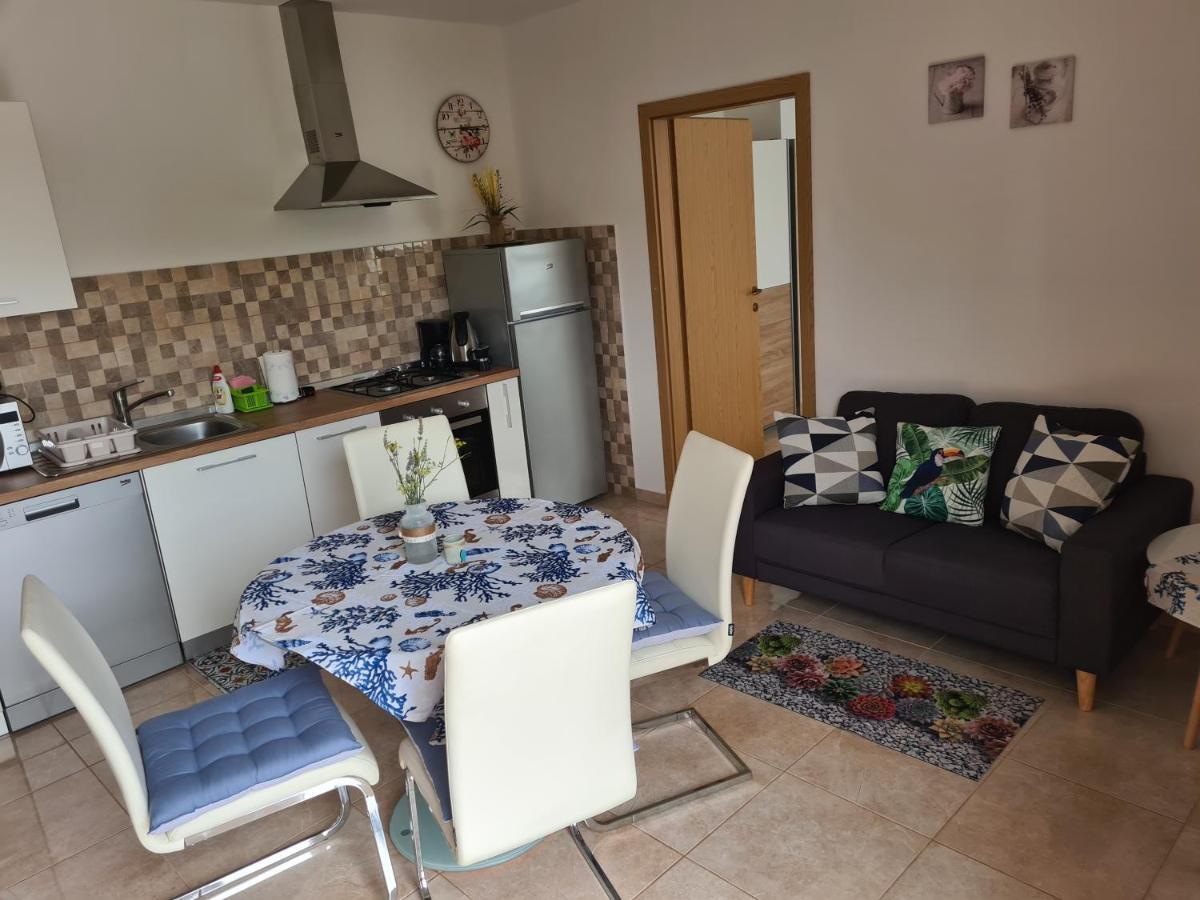 Apartman Luka Banjole Exterior foto